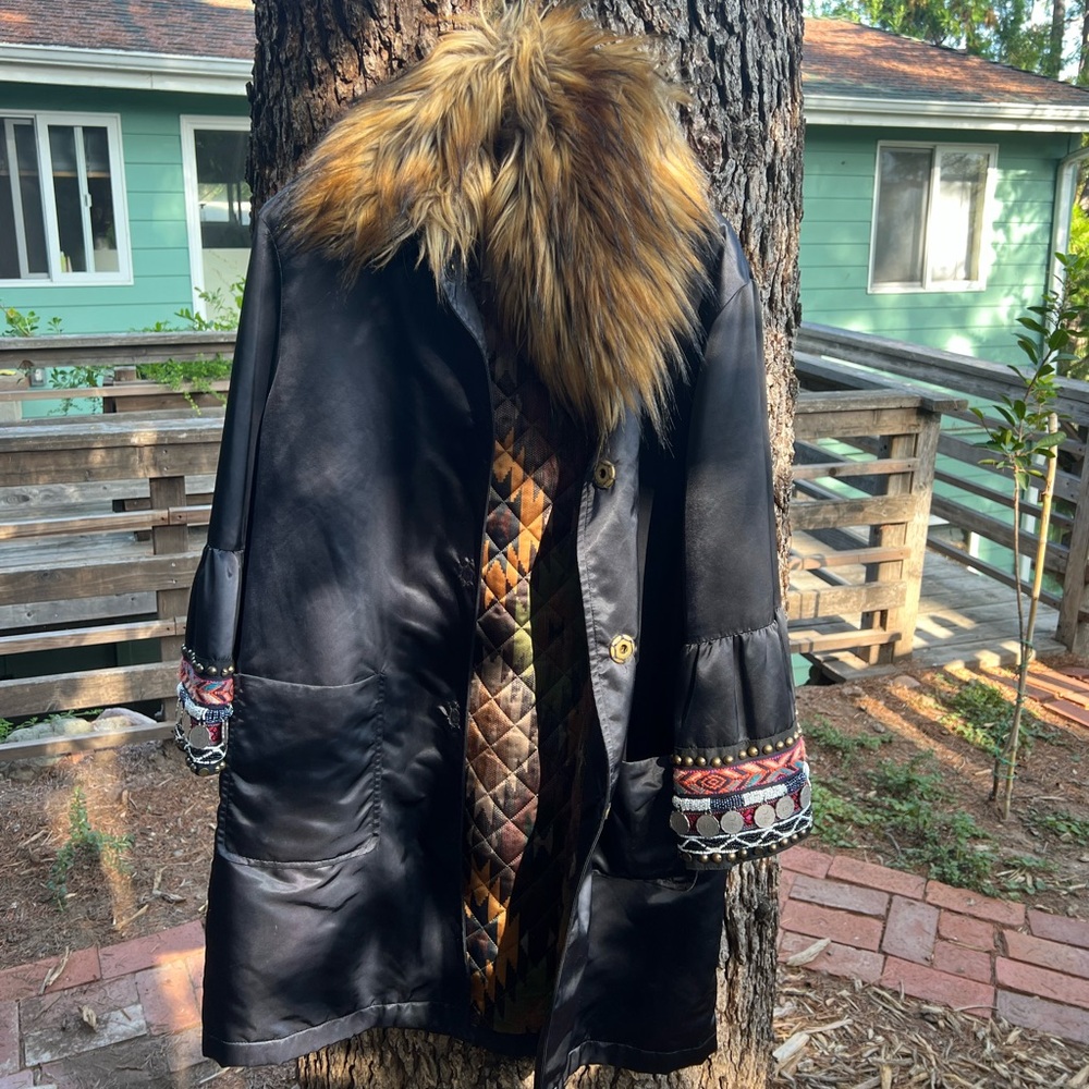 Bazar Deluxe coat with bell sleeves and embrodiery details